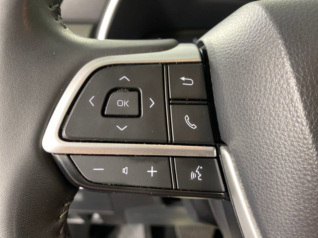 Certified 2024 Toyota Highlander XLE image 15