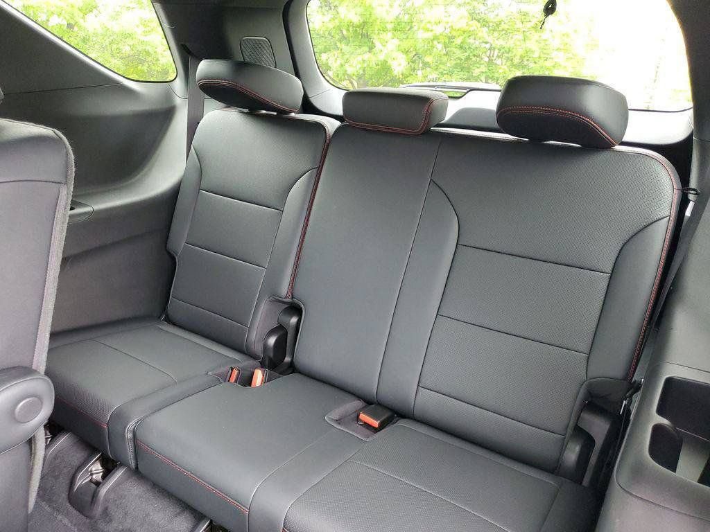 Certified 2024 Chevrolet Traverse RS AWD/4WD image 32
