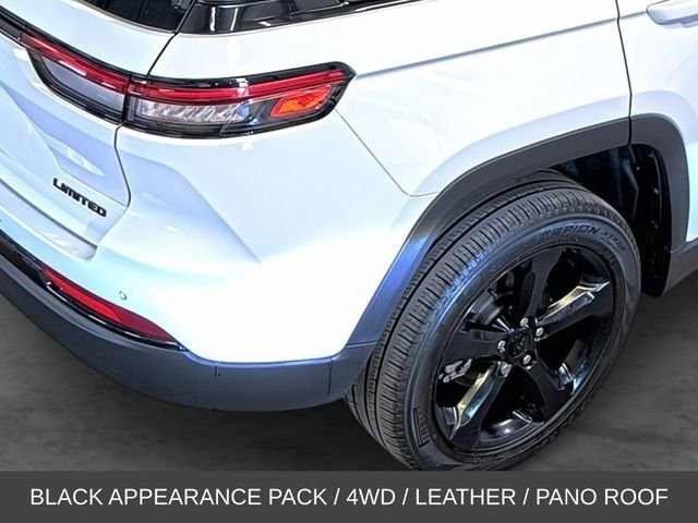 Used 2023 Jeep Grand Cherokee Limited w/ Black Appearance Package AWD/4WD image 13