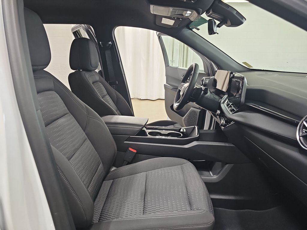 Certified 2025 Chevrolet Equinox LT w/ Safety and Technology Package AWD/4WD image 13