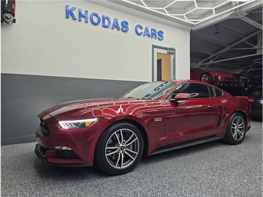 Used 2015 Ford Mustang GT Premium RWD image 2