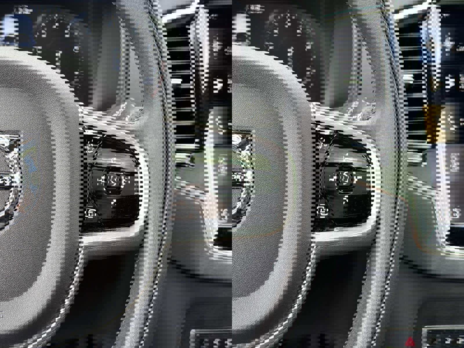 Used 2022 Volvo XC90 T6 Inscription w/ Lounge Package image 30