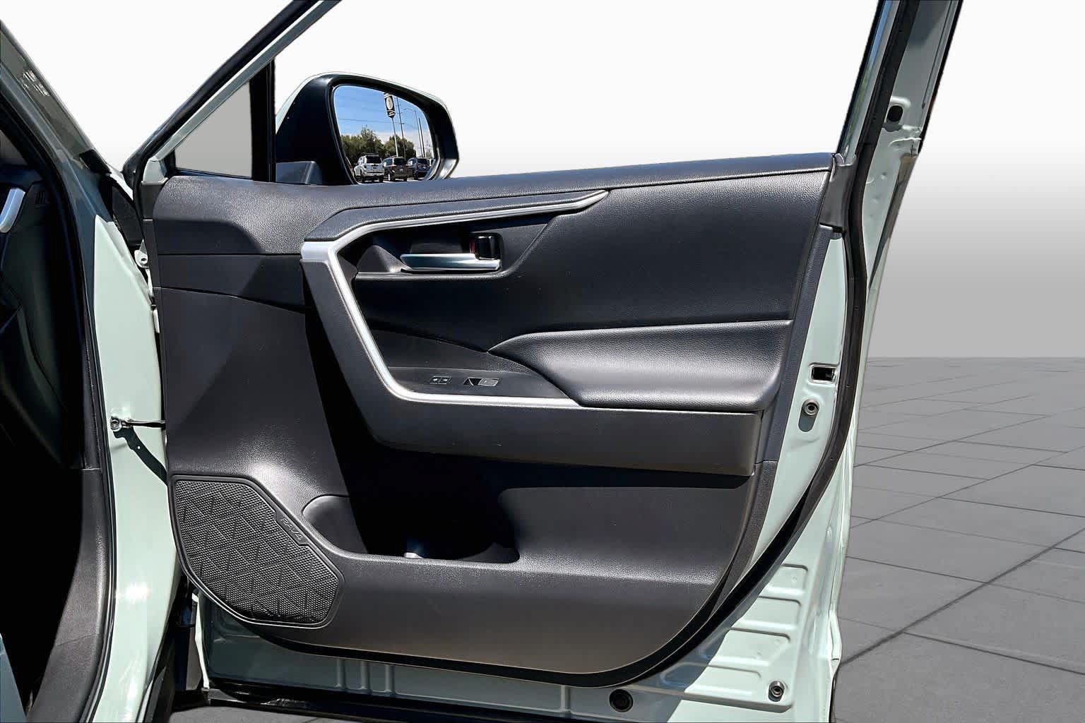 Certified 2022 Toyota RAV4 XLE w/ Convenience Package FWD image 22