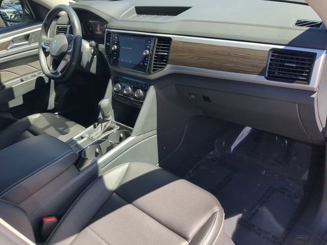 Used 2023 Volkswagen Atlas SE w/ Black Wheel Package image 11