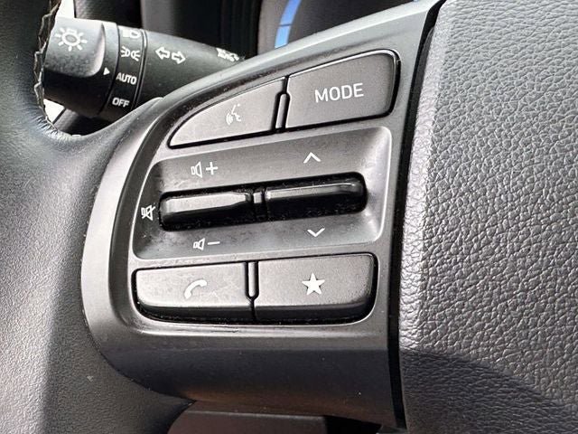 Used 2023 Hyundai Venue SEL image 27