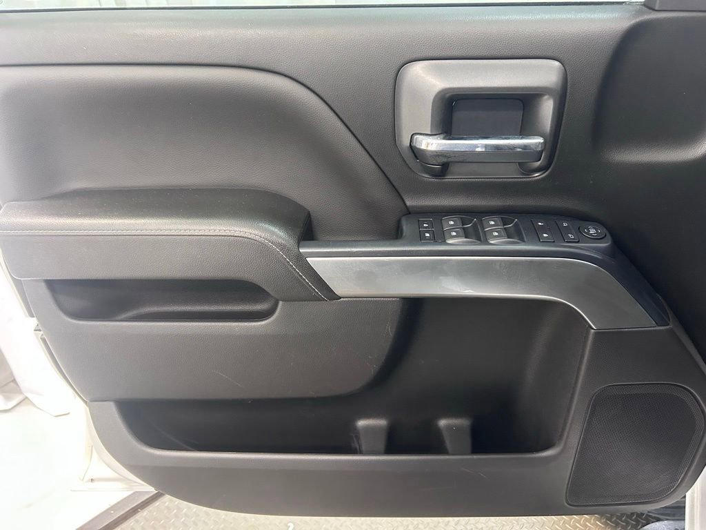 Used 2018 Chevrolet Silverado 1500 LT AWD/4WD image 4