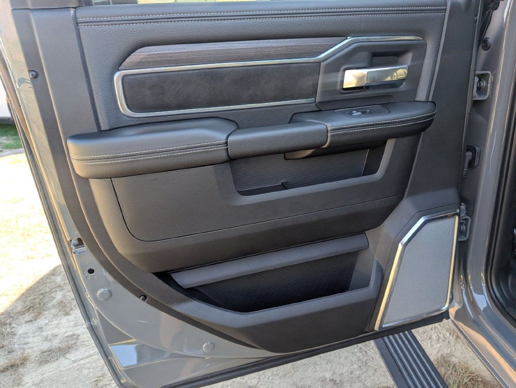 New 2026 RAM 2500 Laramie AWD/4WD image 26