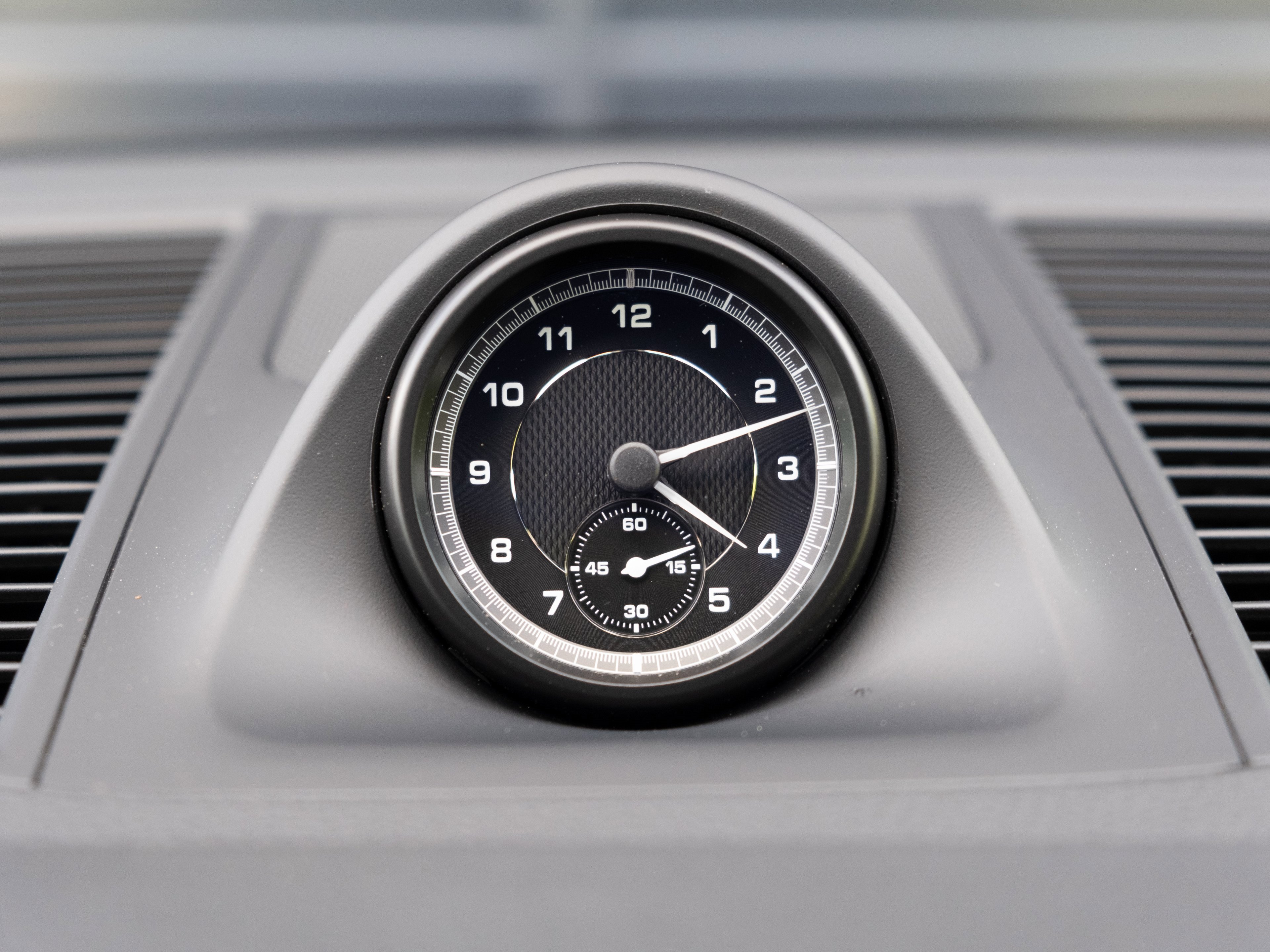 Certified 2025 Porsche Macan image 20