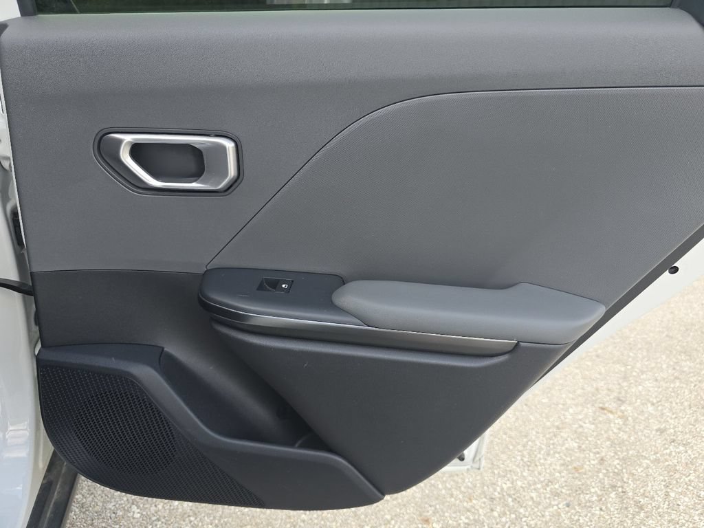 Used 2025 Kia K4 FWD image 19