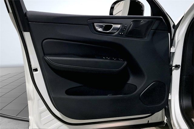 Certified 2023 Volvo XC60 B5 Ultimate w/ Climate Package image 24