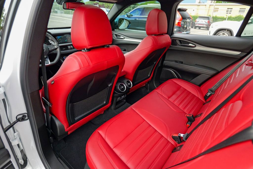 Used 2023 Alfa Romeo Stelvio Veloce AWD/4WD image 28