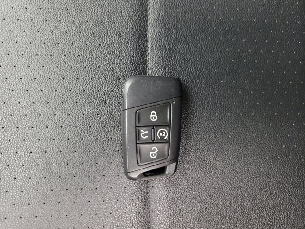 Used 2021 Volkswagen Tiguan SEL AWD/4WD image 32