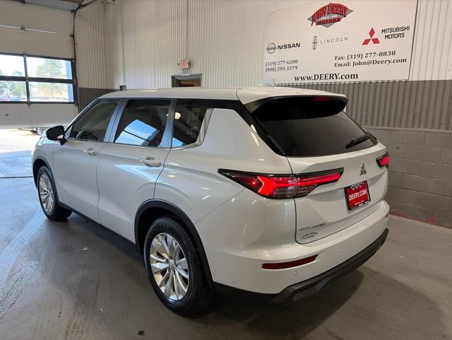 New 2026 Mitsubishi Outlander ES AWD/4WD image 8