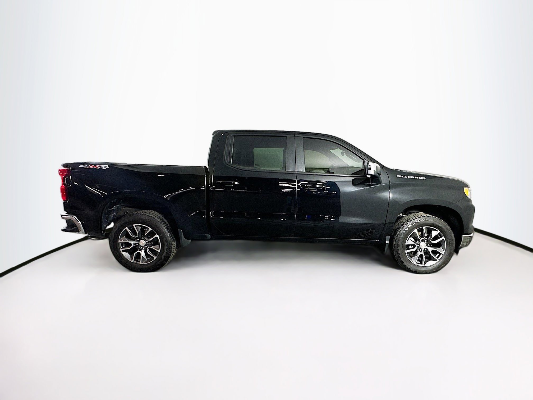 Used 2024 Chevrolet Silverado 1500 LT image 10