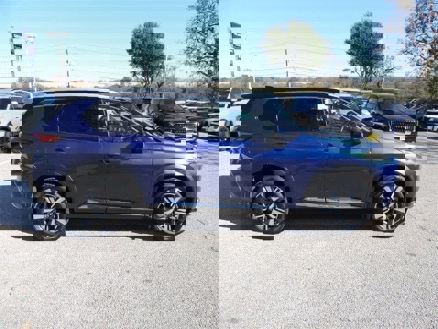 Used 2021 Nissan Rogue Platinum image 4