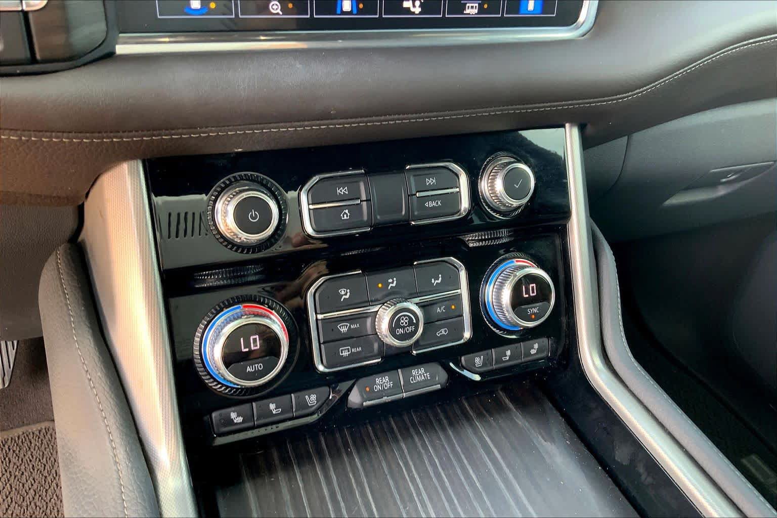 Used 2021 GMC Yukon Denali w/ Advanced Technology Package RWD image 34