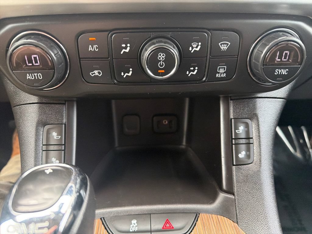 Used 2019 GMC Acadia SLE FWD image 16