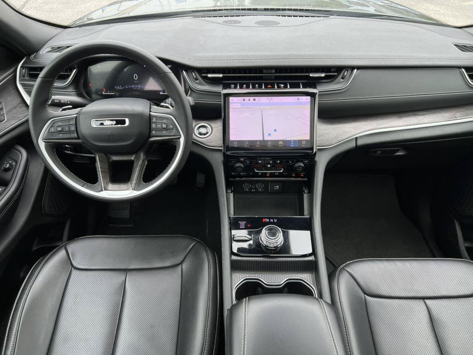 Used 2024 Jeep Grand Cherokee Limited w/ Luxury Tech Group II AWD/4WD image 15