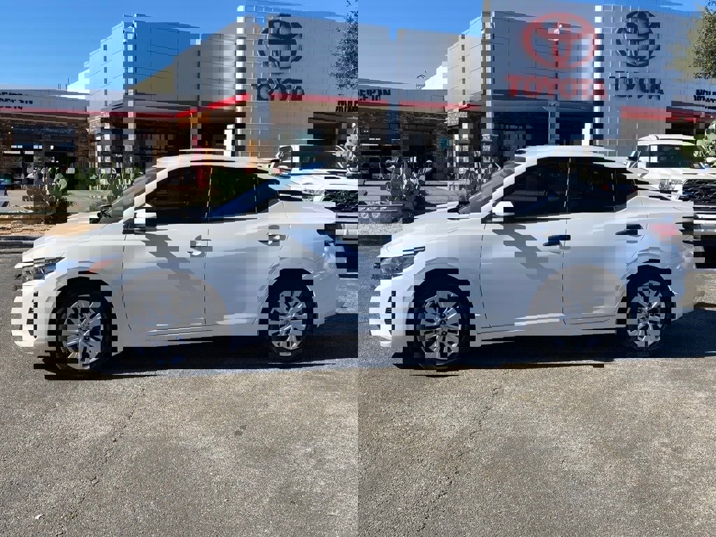 Used 2025 Nissan Sentra S image 8