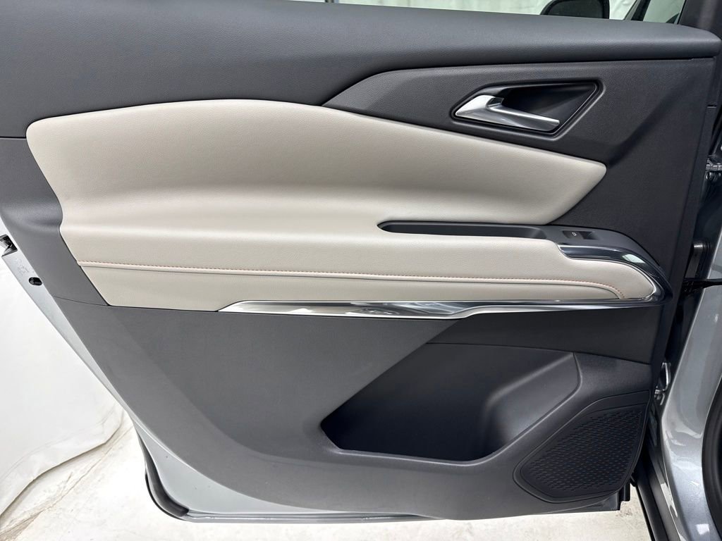 New 2026 Chevrolet Traverse LT w/ Midnight/Sport Edition image 17