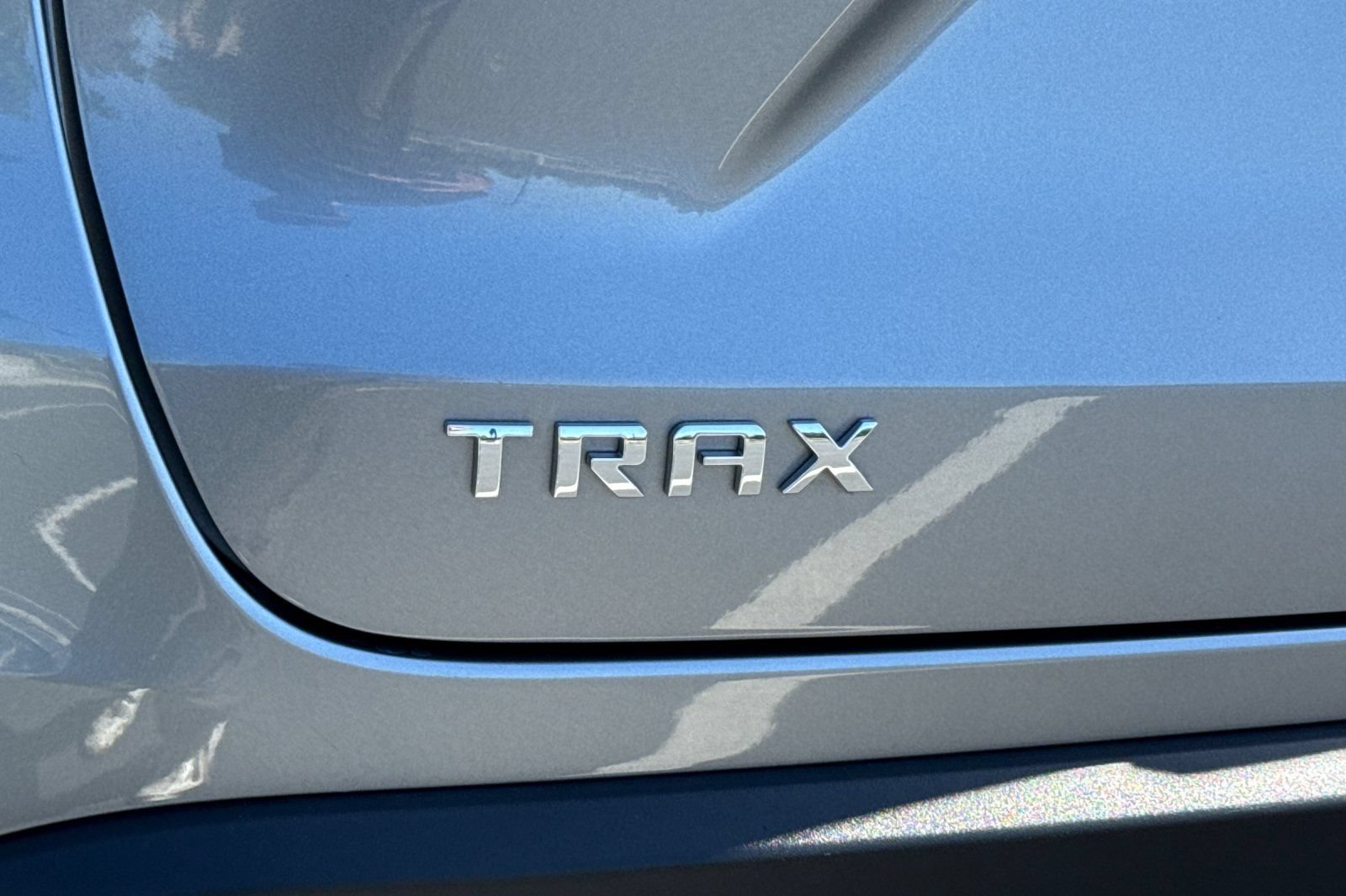 Used 2025 Chevrolet Trax LS FWD image 13