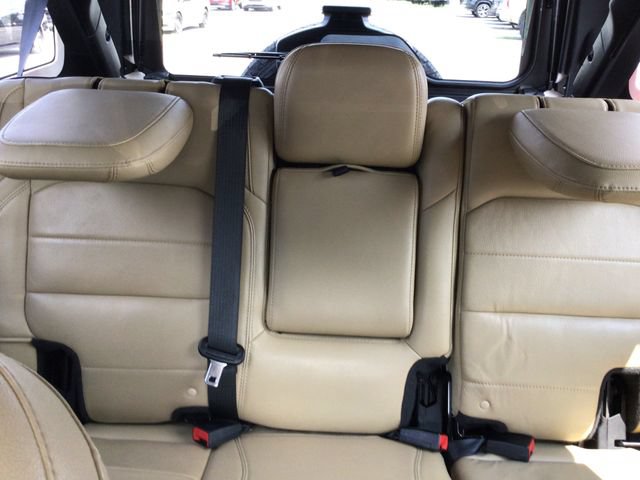 Used 2018 Jeep Wrangler Unlimited Sahara w/ Cold Weather Group AWD/4WD image 40