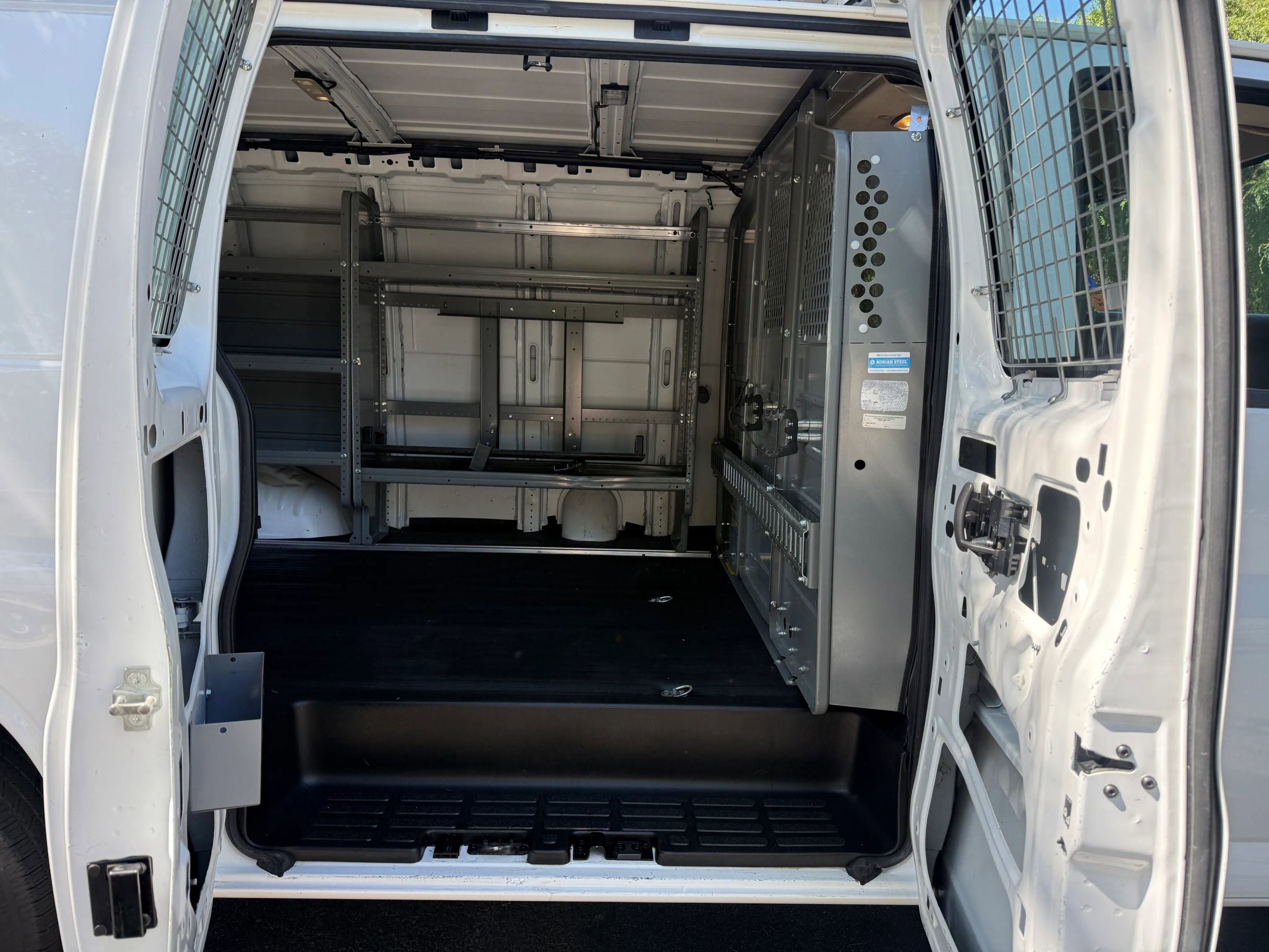 Used 2015 Chevrolet Express 2500 image 25