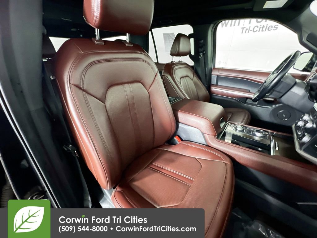 Used 2022 Ford Expedition Max Limited image 19