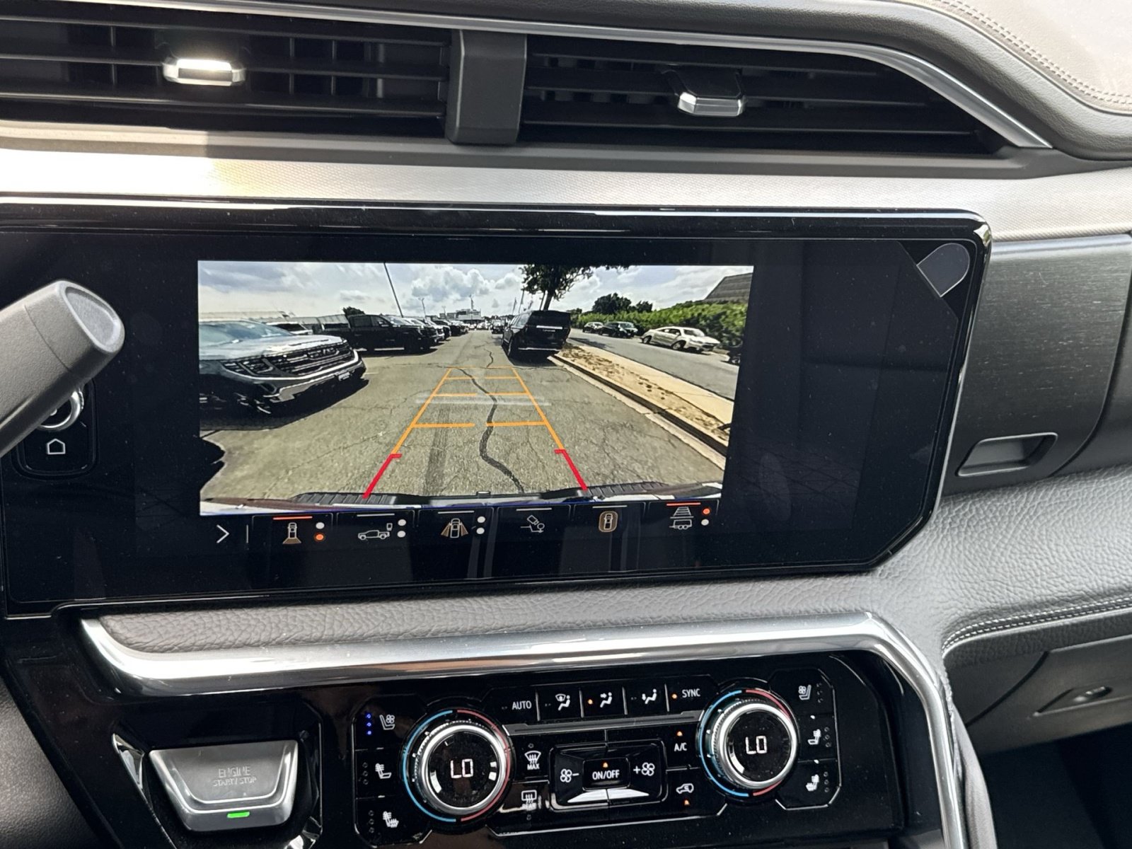 New 2026 GMC Sierra 2500 Denali w/ Denali Reserve Package AWD/4WD image 19