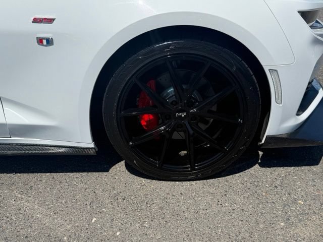 Used 2021 Chevrolet Camaro SS RWD image 8