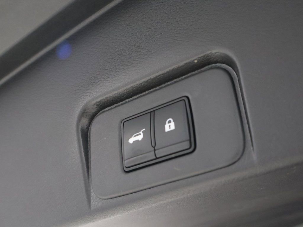 Used 2023 Nissan Rogue SV w/ SV Premium B Package image 24