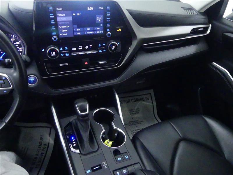 Used 2021 Toyota Highlander XLE image 13