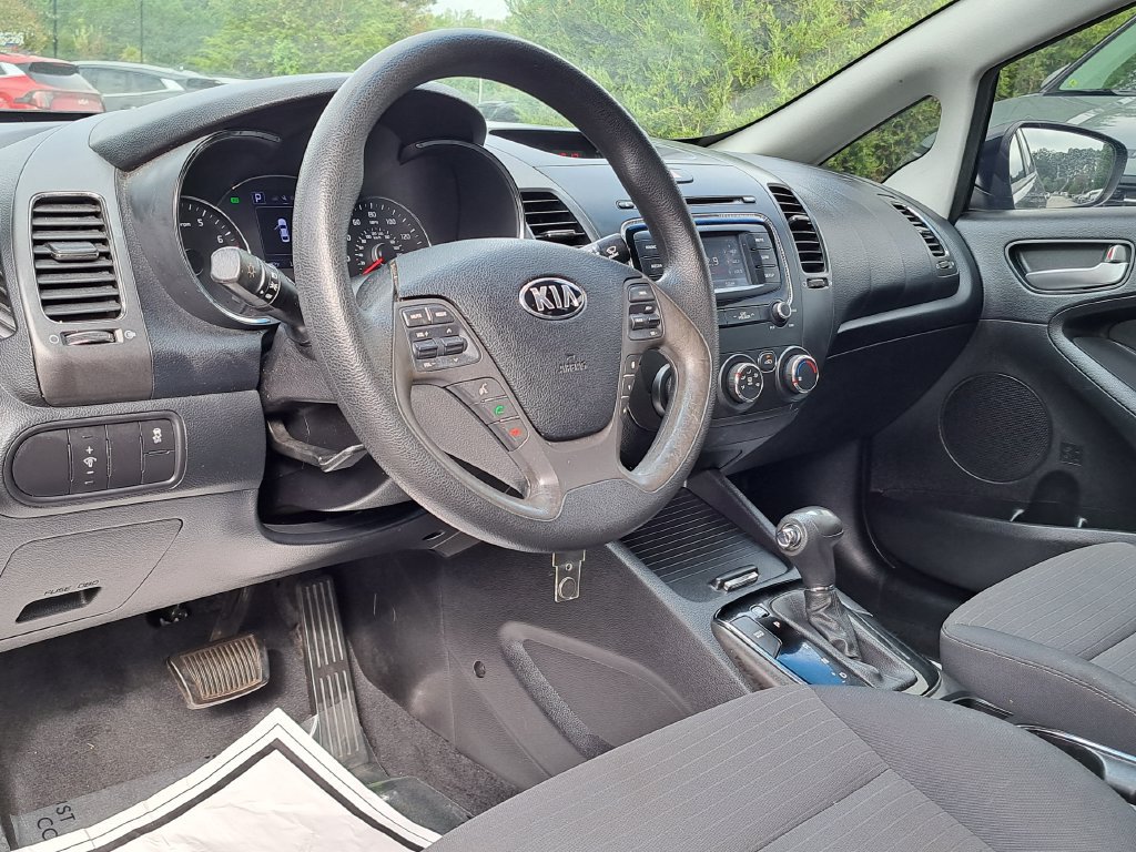Used 2017 Kia Forte LX w/ LX Popular Package FWD image 8