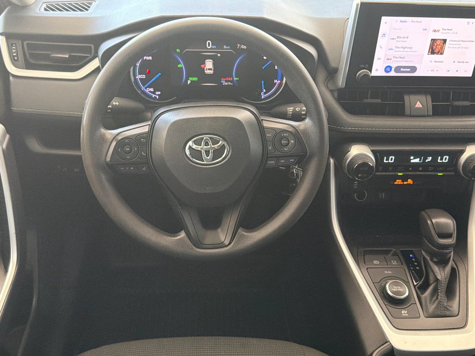 Used 2024 Toyota RAV4 LE AWD/4WD image 15