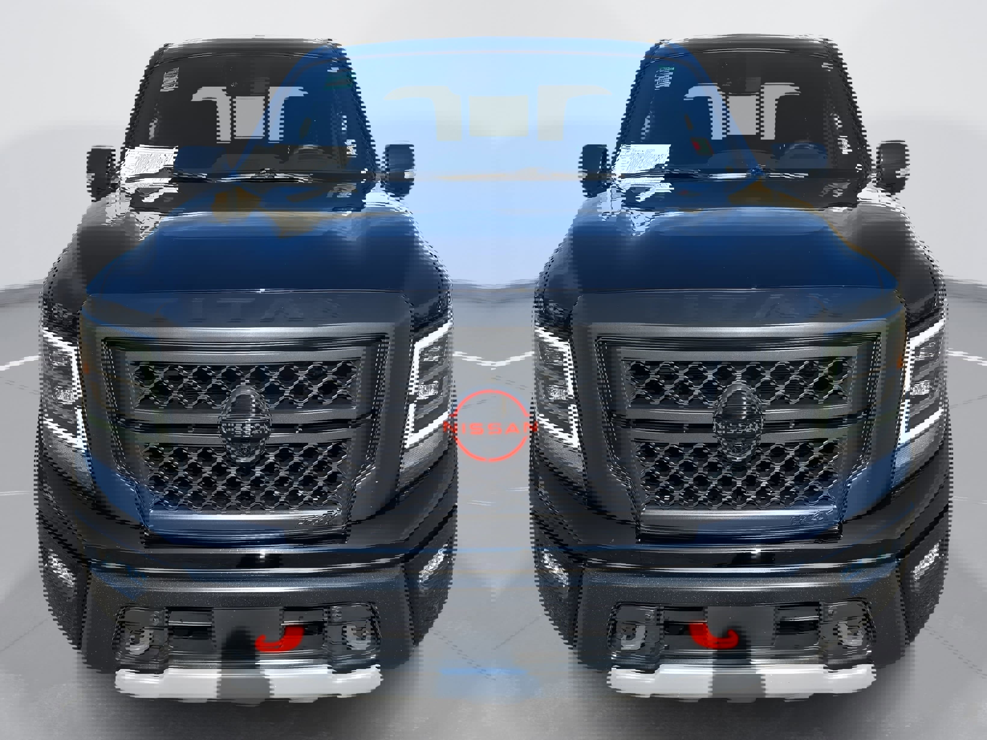 Used 2023 Nissan Titan PRO-4X w/ Pro-4x Convenience Package image 2