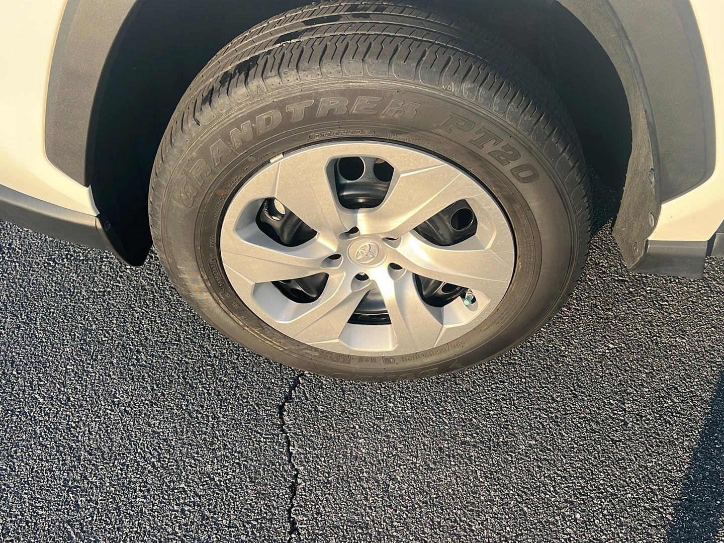 Certified 2024 Toyota RAV4 LE image 33