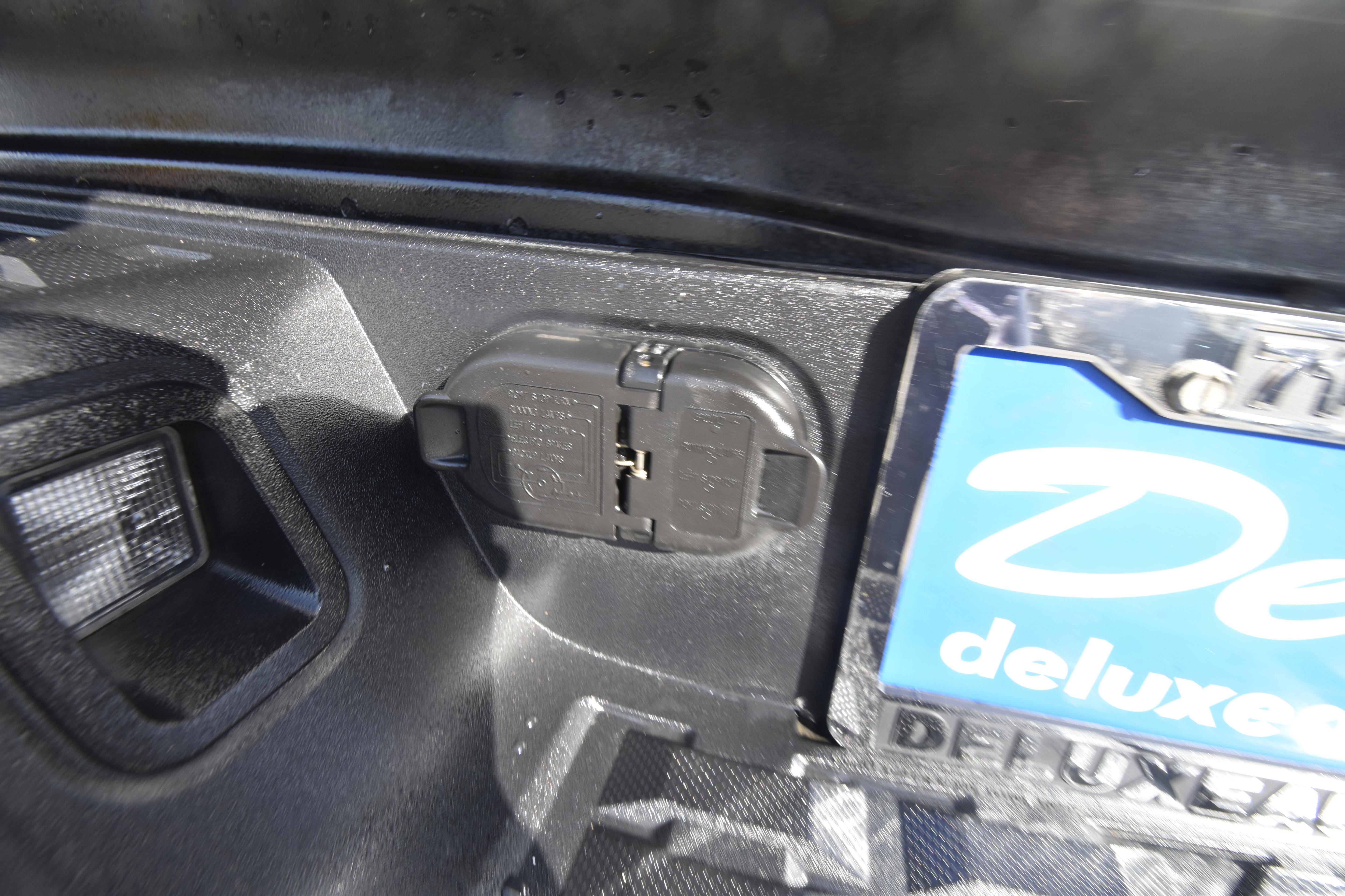 Used 2016 Toyota Tacoma Limited w/ Towing Package RWD image 24