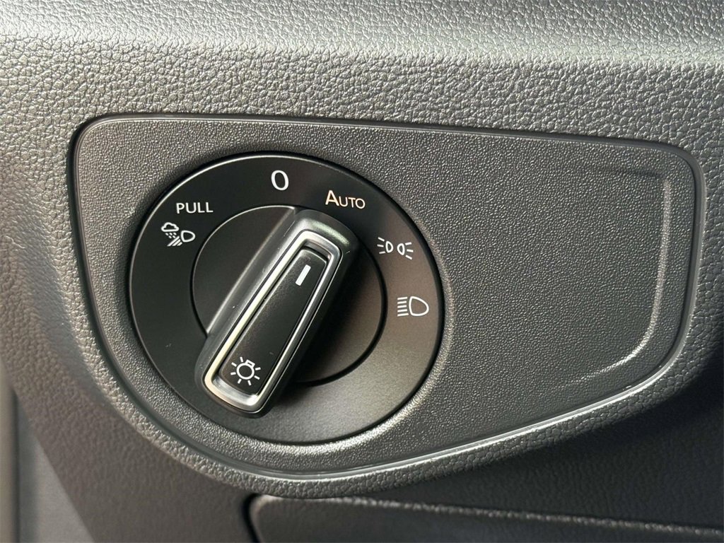 Used 2022 Volkswagen Atlas SEL Premium image 25