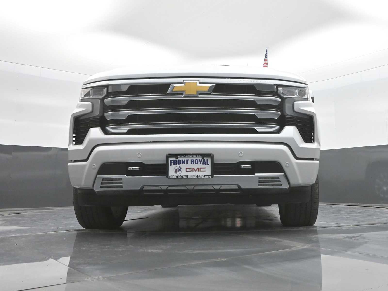Used 2024 Chevrolet Silverado 1500 High Country w/ High Country Premium Package AWD/4WD image 42