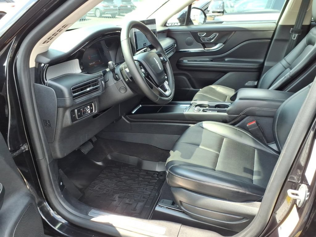 Used 2023 Lincoln Corsair AWD w/ Equipment Group 101A image 10