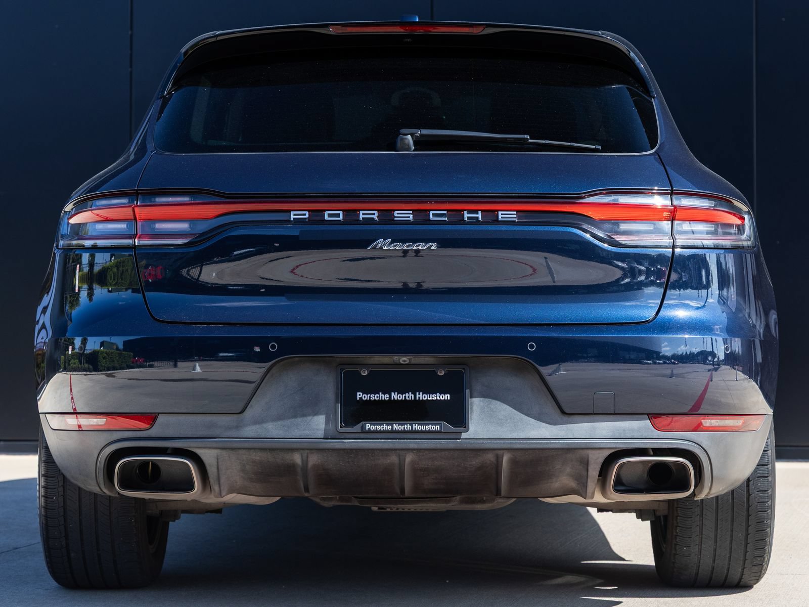 Certified 2021 Porsche Macan AWD/4WD image 10