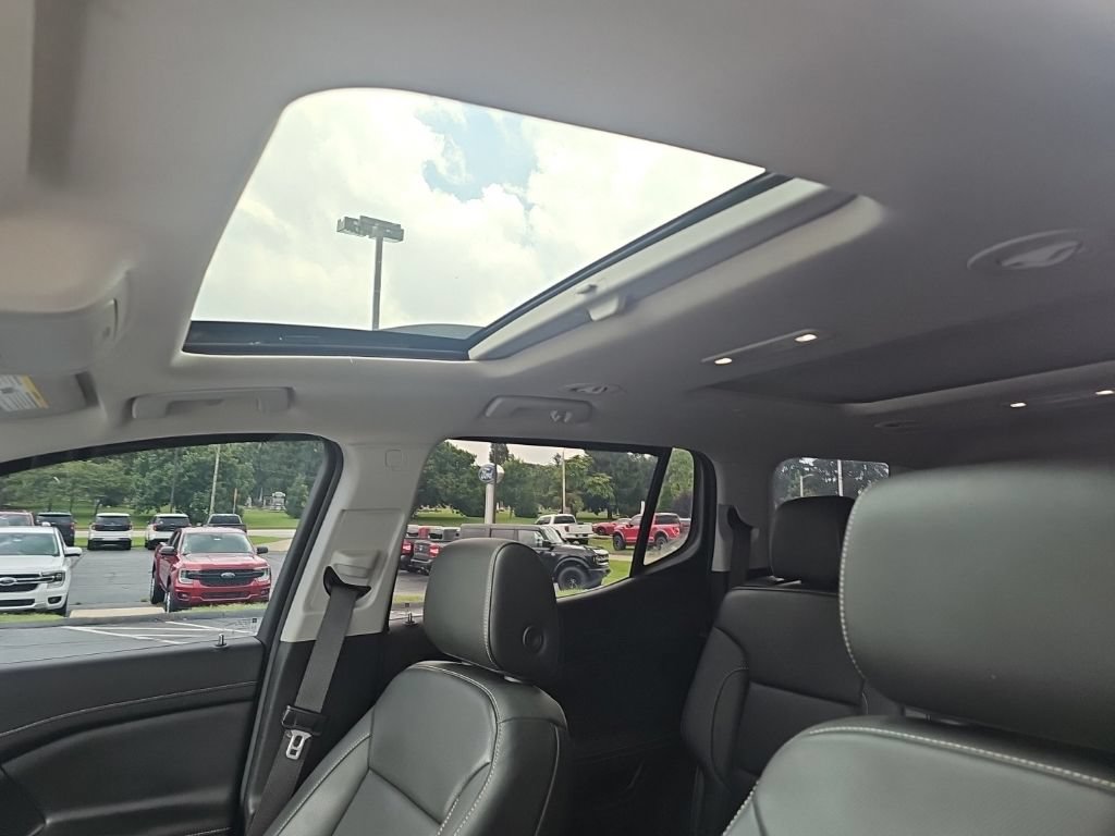 Used 2023 GMC Acadia SLT w/ Elevation Edition AWD/4WD image 10