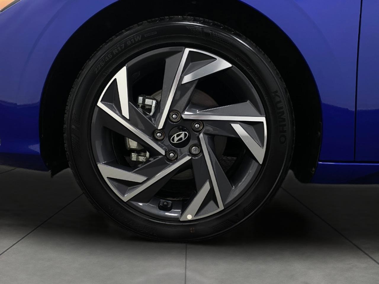 Certified 2025 Hyundai Elantra Sport image 11