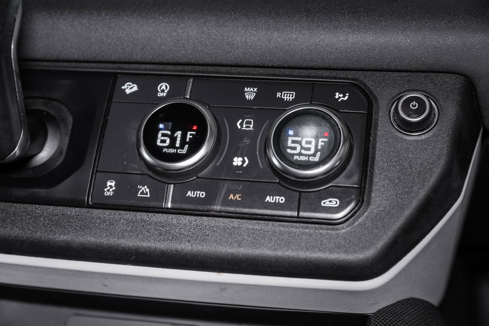 Used 2022 Land Rover Defender 110 X-Dynamic SE image 44