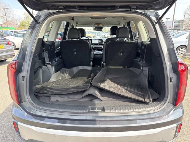 Used 2023 Kia Telluride S image 12