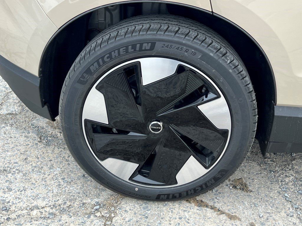 New 2026 Volvo EX30 Plus w/ Protection Package Premier image 6