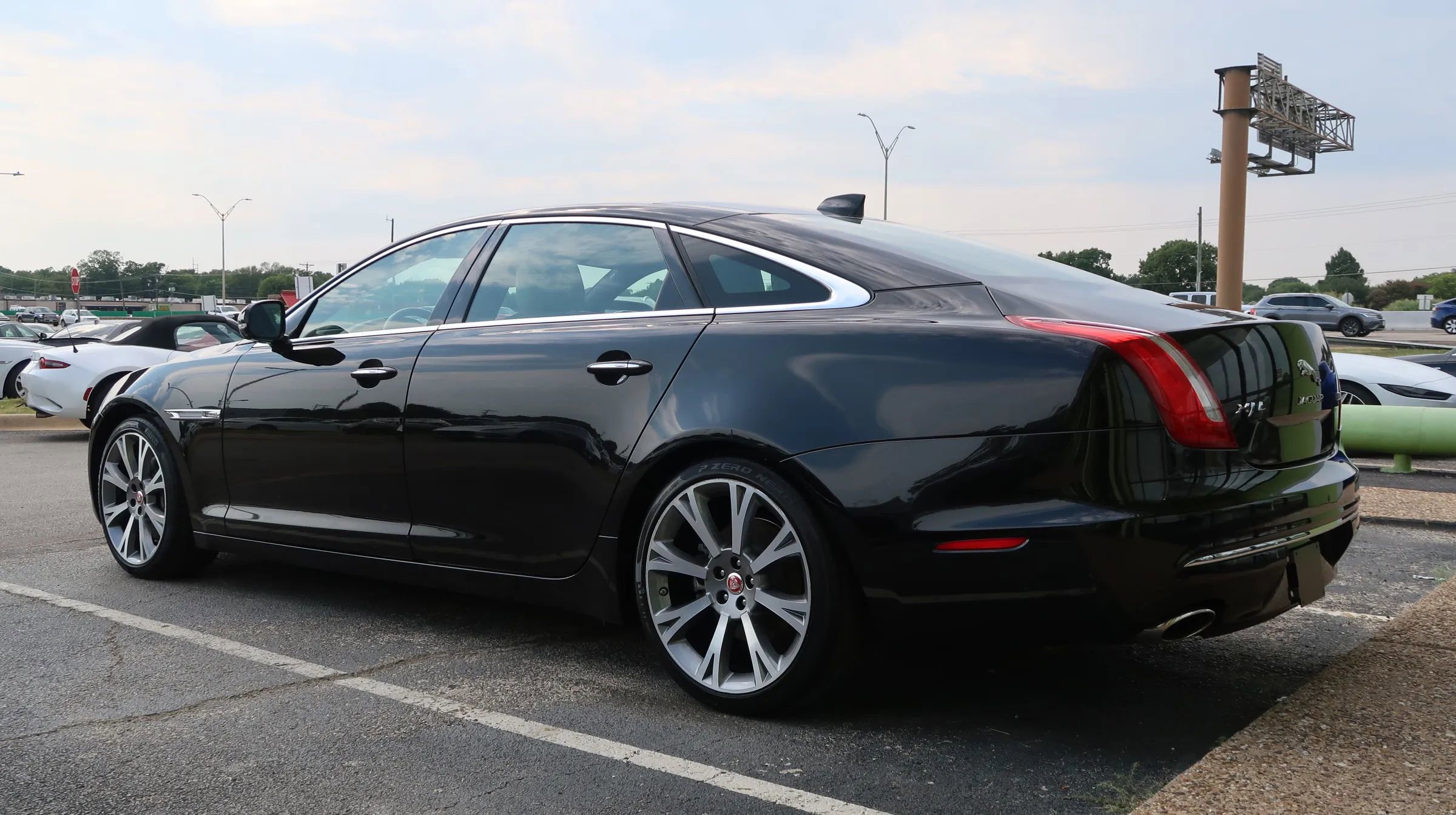 Used 2019 Jaguar XJ L Portfolio image 12
