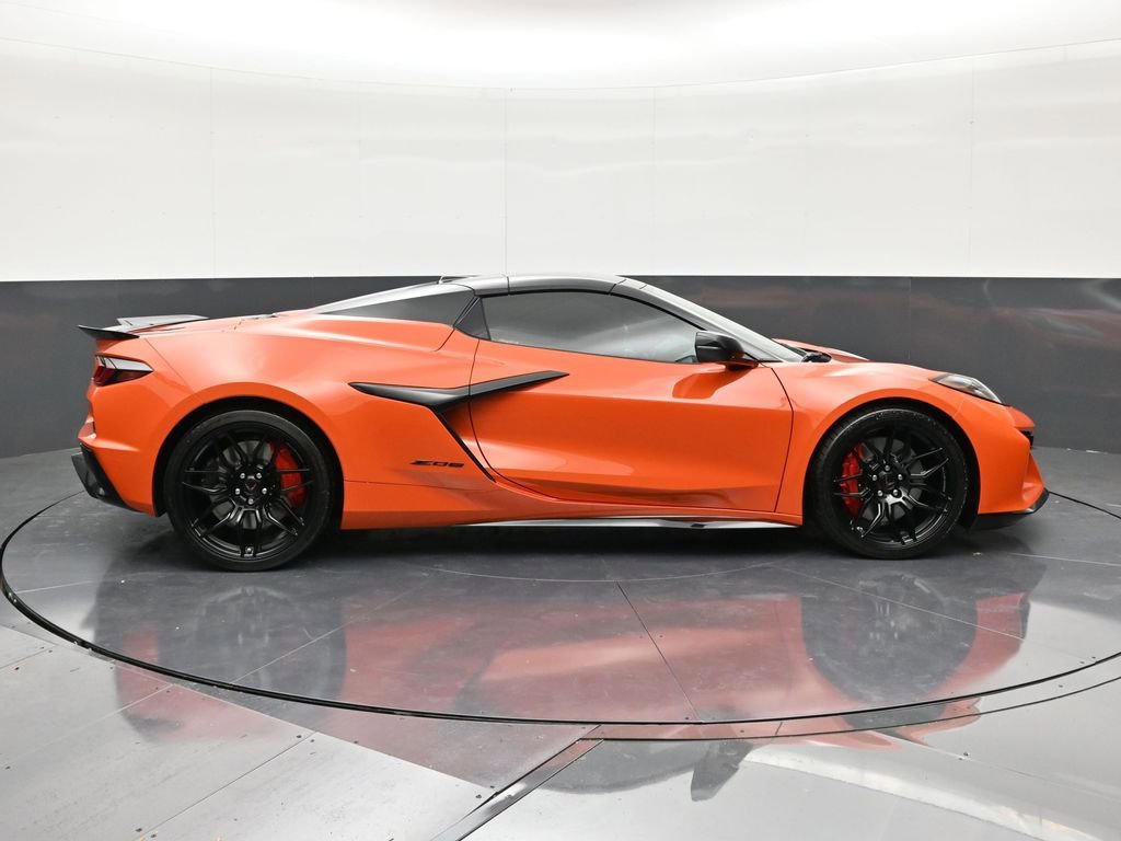 Used 2026 Chevrolet Corvette Z06 w/ Stealth Interior Trim Package RWD image 6