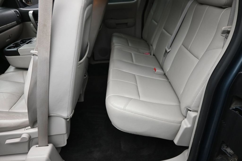 Used 2011 Chevrolet Silverado 1500 LT w/ Regional Value Package RWD image 12