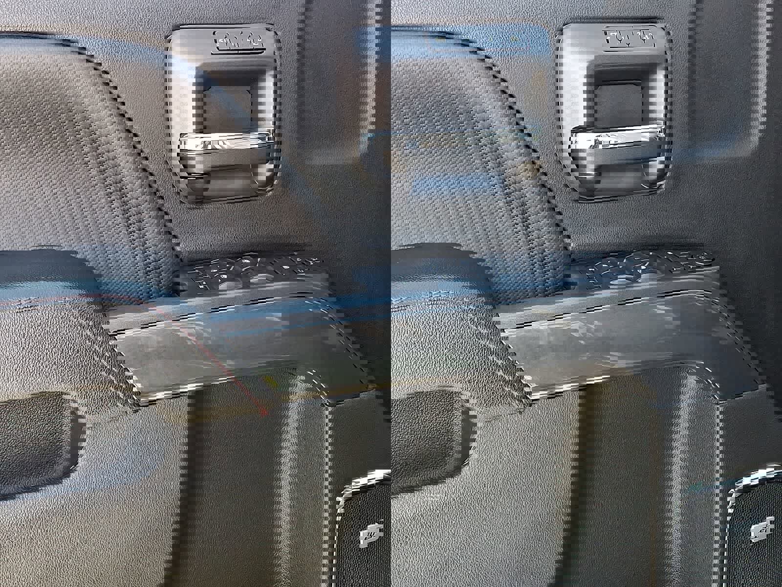 Used 2014 GMC Sierra 1500 SLT w/ All-Terrain Package image 13